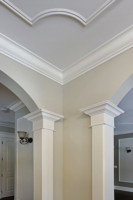Moulures et corniches fines en staff pour décoration d'intérieur
